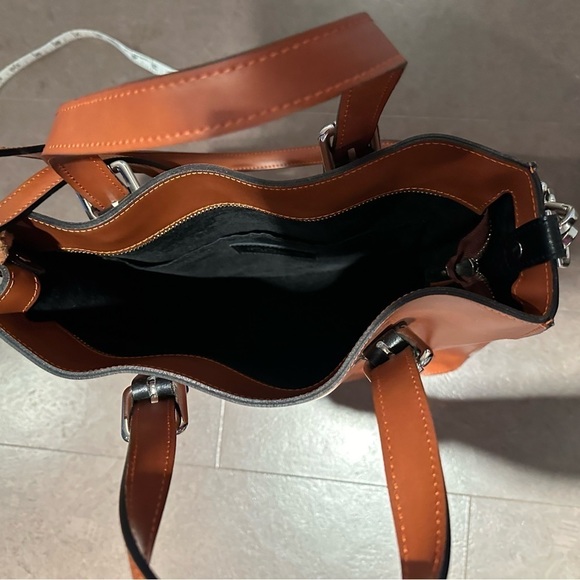 Innue leather handbag - Picture 10 of 13
